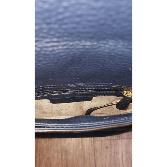Michael Kors Bedford Purse - Picture 5 of 7